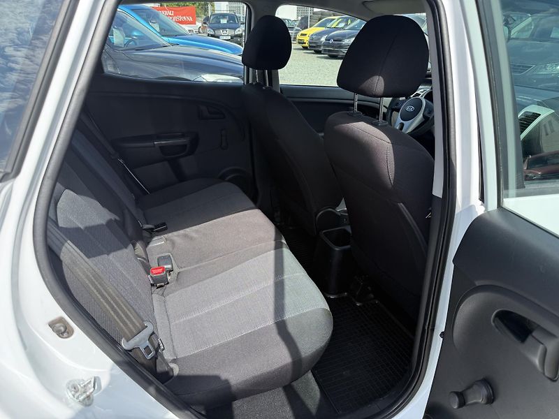 Kia Venga 1.4i KLIMA - fotka 11 z 13