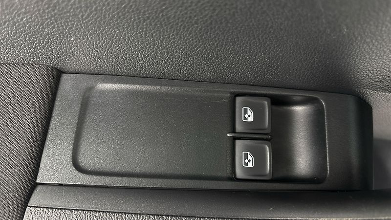 Škoda Fabia 1.0 TSI Ambition Combi - fotka 22 z 24