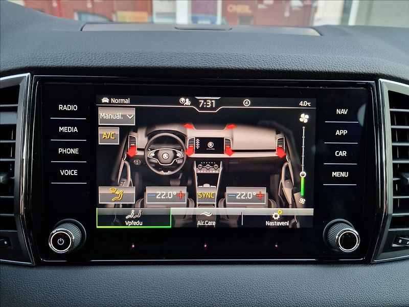 Škoda Karoq 2.0 TDI 110kW 4x4 DSG Style - fotka 31 z 50