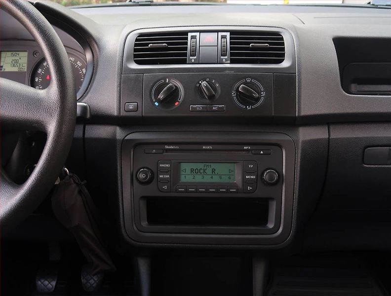 Škoda Roomster (2012) Ambition 1.2 12V, Serv.kniha - fotka 12 z 15