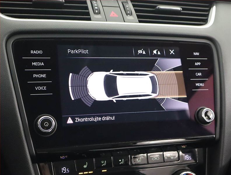Škoda Octavia (2017) Style 1.8 TSI, Serv.kniha - fotka 22 z 22