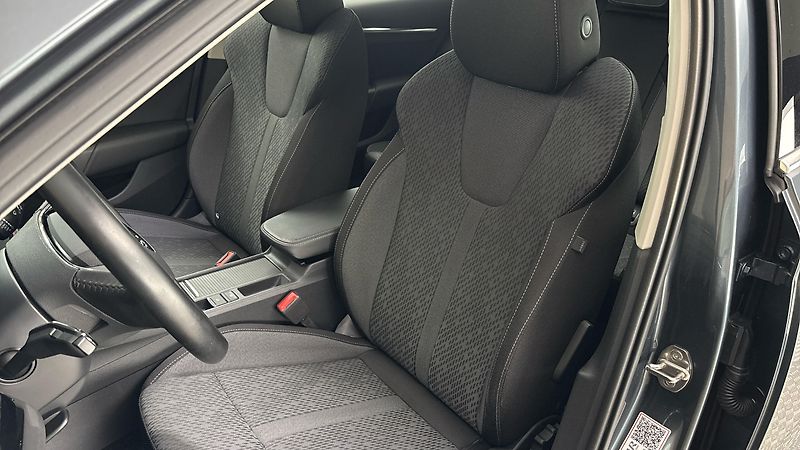 Škoda Octavia 2.0 TDI Style Combi - fotka 15 z 24