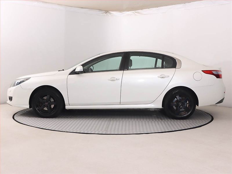 Renault Latitude (2012) Initiale 2.0 dCi, Automat - fotka 3 z 20