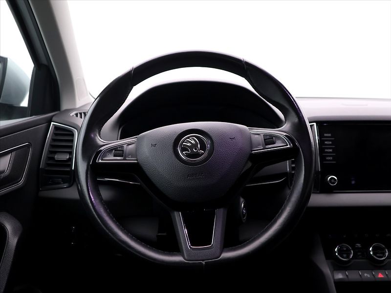 Škoda Karoq 1,6 TDI DSG Style Sport Navi - fotka 20 z 39