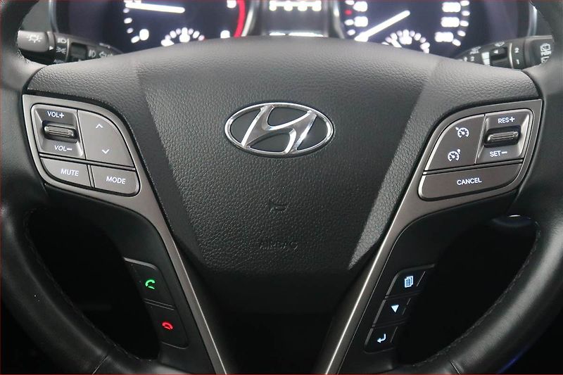 Hyundai Santa Fe (2017) 2.2 CRDi Blue, 4X4, Automat - fotka 19 z 20