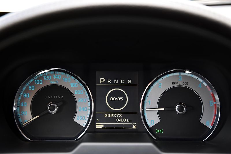 Jaguar XF 3.0 V6 S 202 kW A/T,XENON,NAVI - fotka 20 z 48