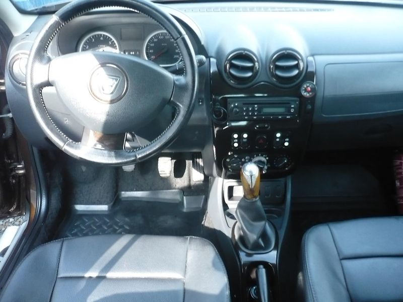 Dacia Duster 1.6i 77Kw Klimatizace - fotka 10 z 25
