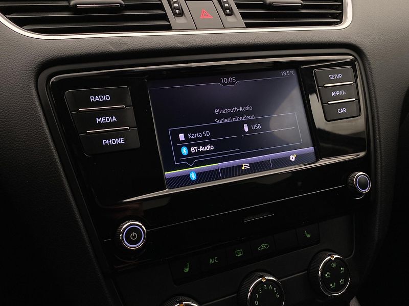 Škoda Octavia 1.4TSI AMBITION CZ REZERVACE - fotka 29 z 35