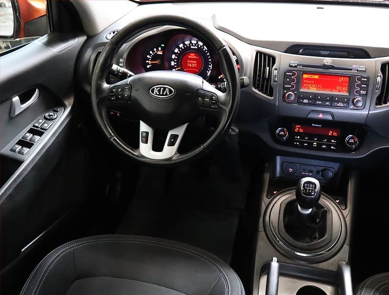 Kia Sportage (2012) 2.0 CRDi, 4X4, Xenony - fotka 7 z 18