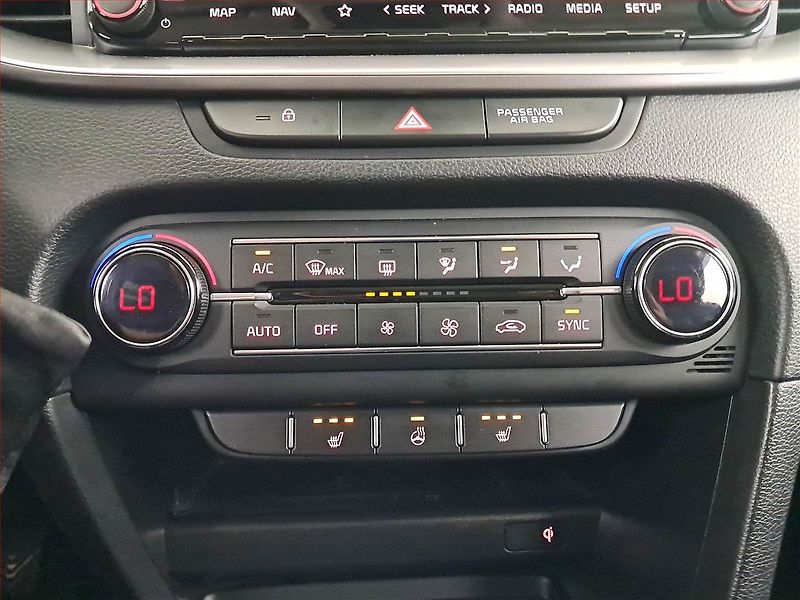 Kia Ceed (2020) 1.4 T-GDI, ČR,1.maj - fotka 16 z 20