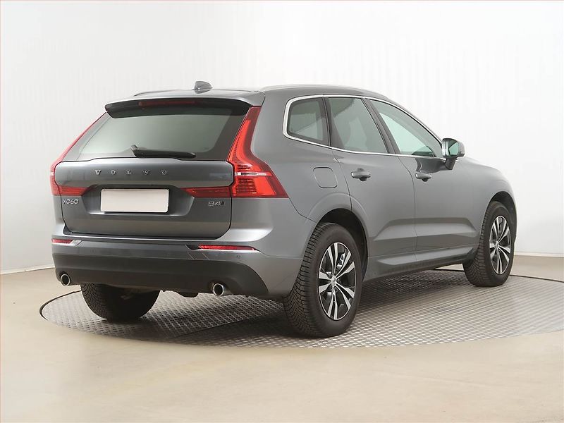Volvo XC60 (2020) B4 AWD - fotka 5 z 17