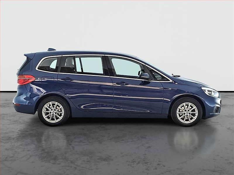 BMW Řada 2 (2016) 216d Gran Tourer, Navi - fotka 6 z 22
