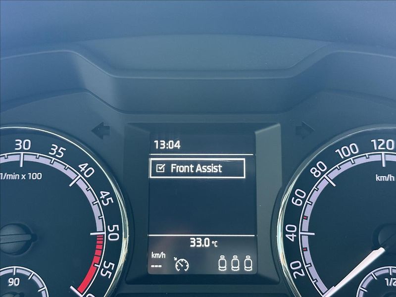 Škoda Octavia 1,6   1.MAJ,SERVISKA,DPH,ČR - fotka 16 z 26