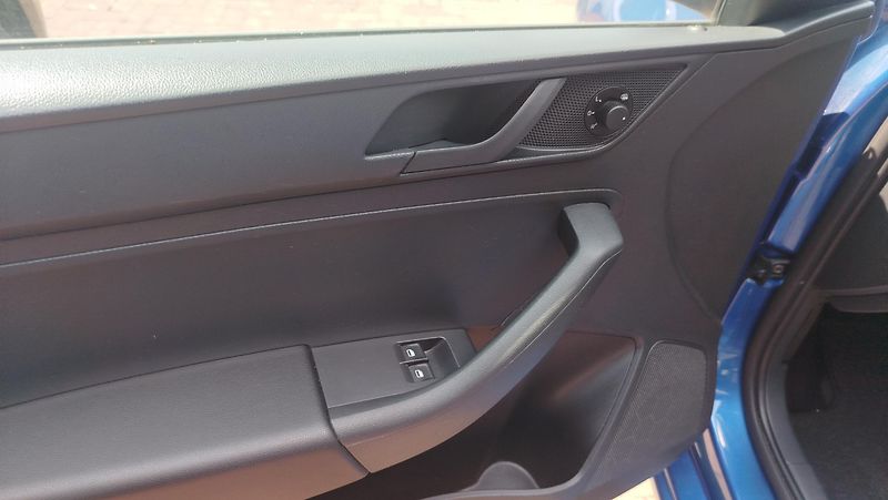 Škoda Rapid (2014) 1.2 TSi  top stav  - fotka 7 z 27