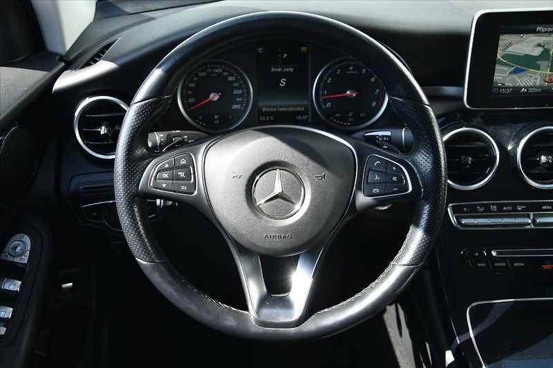 Mercedes-Benz GLC 250 155kW 4MATIC LED DPH ČR - fotka 14 z 27