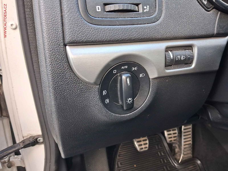 Škoda Yeti (2012) 2.0 TDi, 2.maj, Experience - fotka 15 z 18