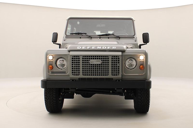 Land Rover Defender (2024) WORKS V8 ISLAY ED. REZERVACE - fotka 17 z 40
