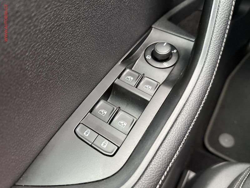 Škoda Superb (2021) 2.0 TDi, Style, DSG, LED - fotka 11 z 21