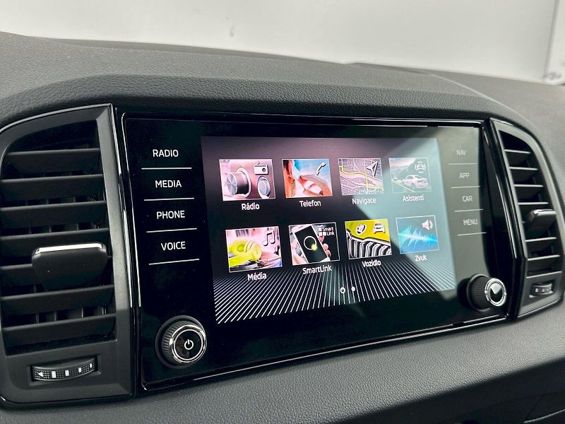 Škoda Karoq (2025) DSG 2.0TSI 140kW 4x4 SportLine - fotka 22 z 37