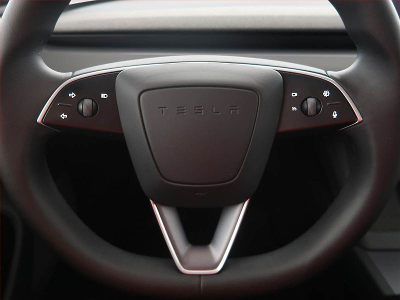 Tesla Model 3 (2024) Standard Range 60kWh, SoH 94% - fotka 16 z 19
