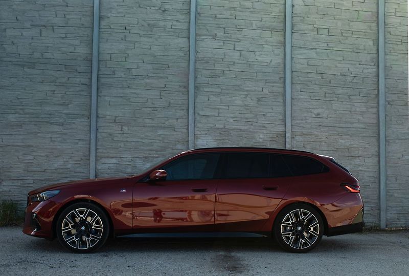 BMW Řada 5 - fotka 8 z 24
