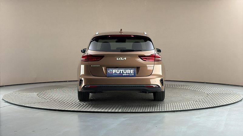 Kia Ceed 1.5 T-GDI AUT Top - fotka 5 z 27
