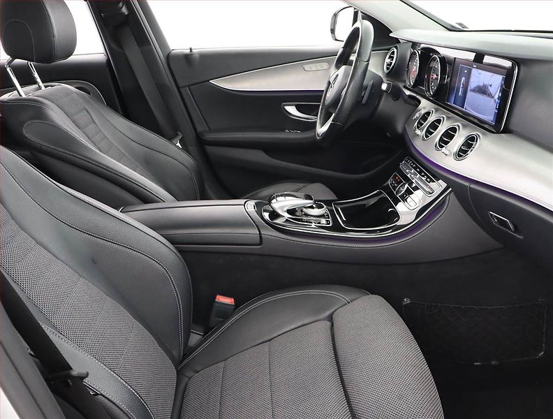 Mercedes-Benz Třídy E (2017) E 220 d, Automat, Kůže, Navi - fotka 9 z 26