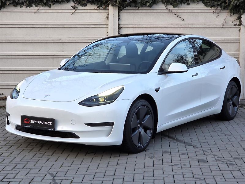 Tesla Model 3 0,0 Long Range RWD SOH 96% 1.m - fotka 3 z 17