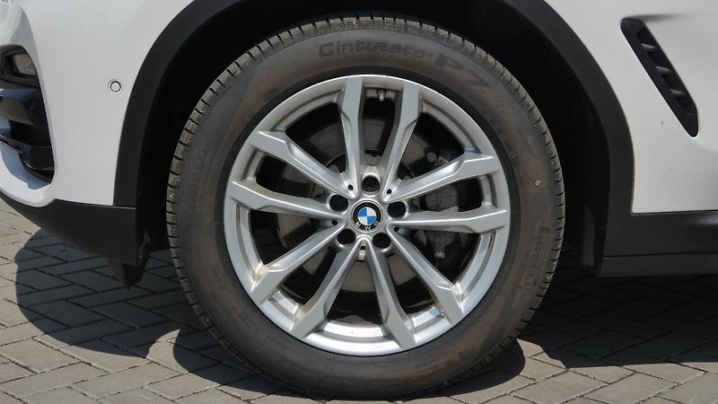 BMW X3 3.0 xDrive30d Advantage AT - fotka 25 z 26