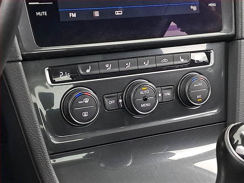 Volkswagen Golf (2017) 1.4 TSI, Tempomat - fotka 14 z 16