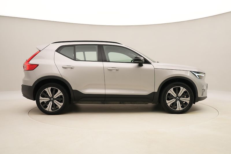 Volvo XC40 PURE ELECTRIC RECHARGE PLUS - fotka 14 z 50