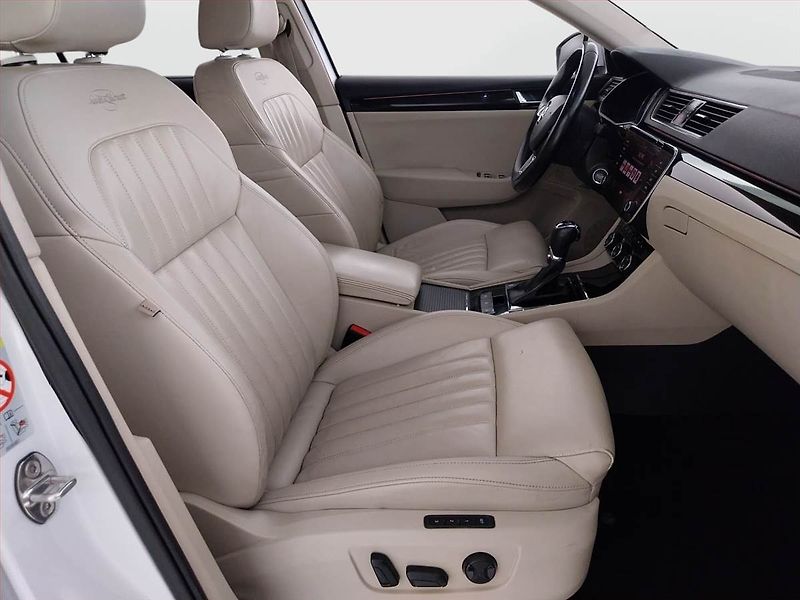 Škoda Superb (2018) Laurin&Klement 2.0 TDI, 4X4 - fotka 9 z 25