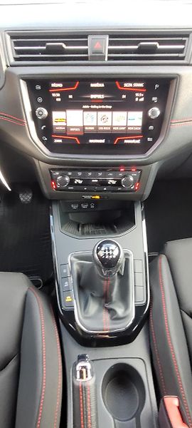 Seat Arona (2018) FR 1,5TSi 110kW benzín - fotka 20 z 47