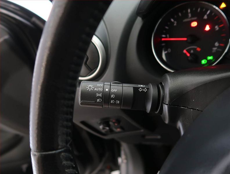 Nissan Qashqai (2011) 1.5 dCi, Navi, Tempomat - fotka 18 z 19