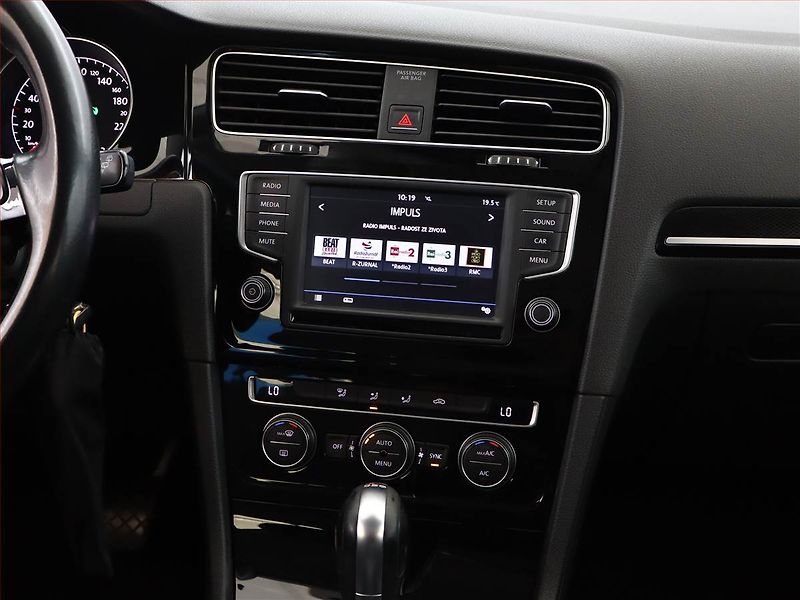 Volkswagen Golf (2016) 1.4 TGI CNG, Automat, Tempomat - fotka 10 z 17