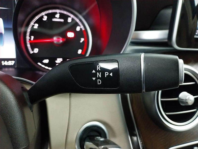 Mercedes-Benz Třídy C (2014) C 250, Automat, Kůže, Navi - fotka 13 z 20