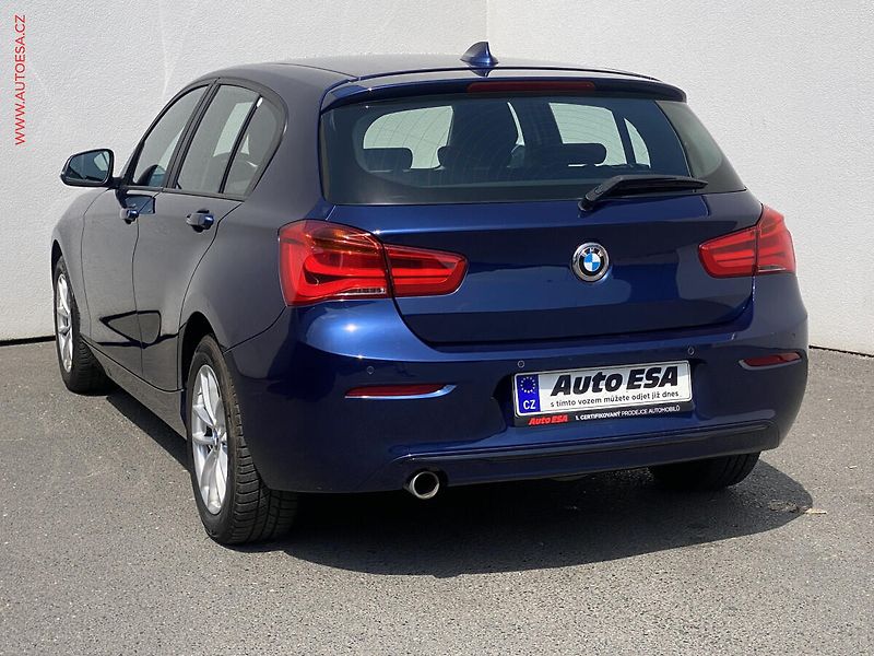 BMW Řada 1 (2018) 2.0d 118d, AT, navi, AC - fotka 6 z 16