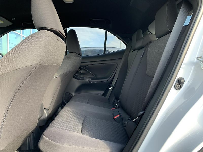 Toyota Yaris Cross YARIS CROSS STYLE 1,5 HEV 96kW - fotka 6 z 29