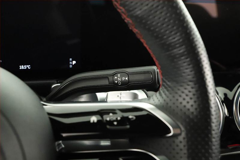 Mercedes-Benz GLB (2024) 200 d 4MATIC - fotka 9 z 21