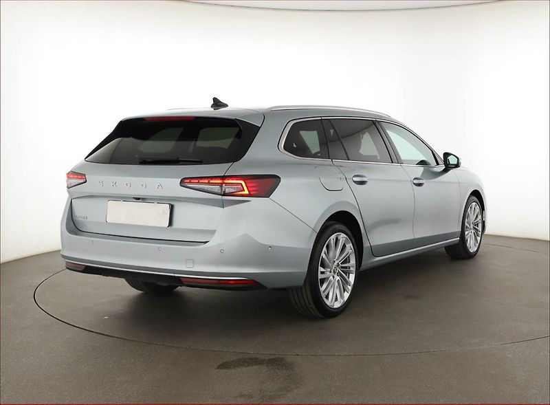 Škoda Superb (2025) 2.0 TDI, L&K, Head Up, Navigac - fotka 5 z 31