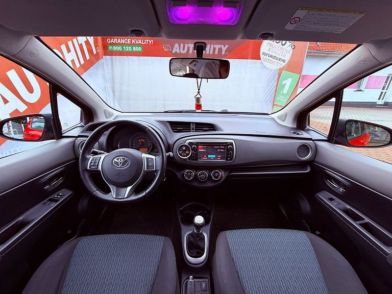 Toyota Yaris 1.33 Dual VVT-i Active, ČR - fotka 16 z 21