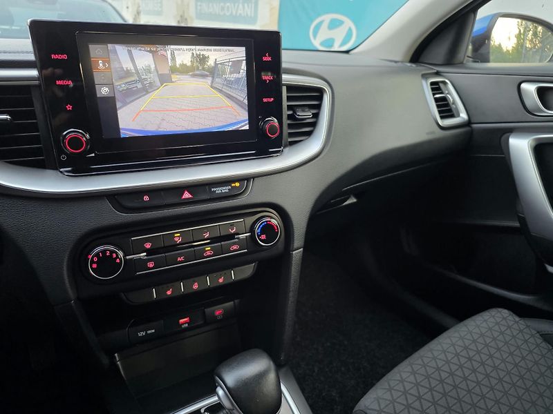 Kia Ceed 1.5-V ZÁRUCE-AUTOMAT-KAMERA - fotka 21 z 36