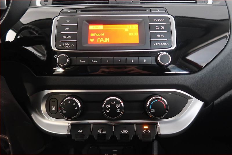 Kia Rio (2016) 1.25 CVVT, Park. senzory - fotka 12 z 15
