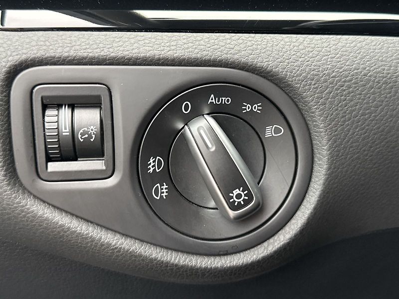 Seat Alhambra (2020) 2.0 TDI DSG Style - fotka 16 z 29