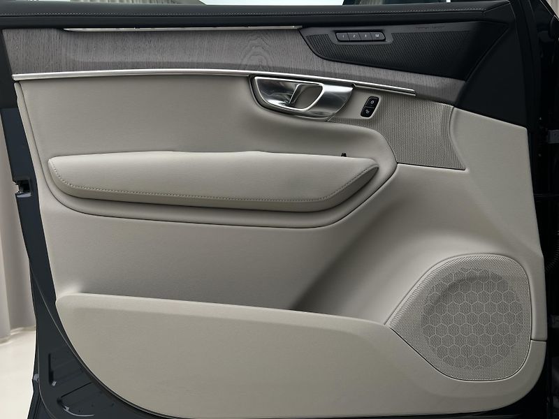 Volvo XC90 B5 AWD BRIGHT PLUS 7 MÍST - fotka 7 z 47
