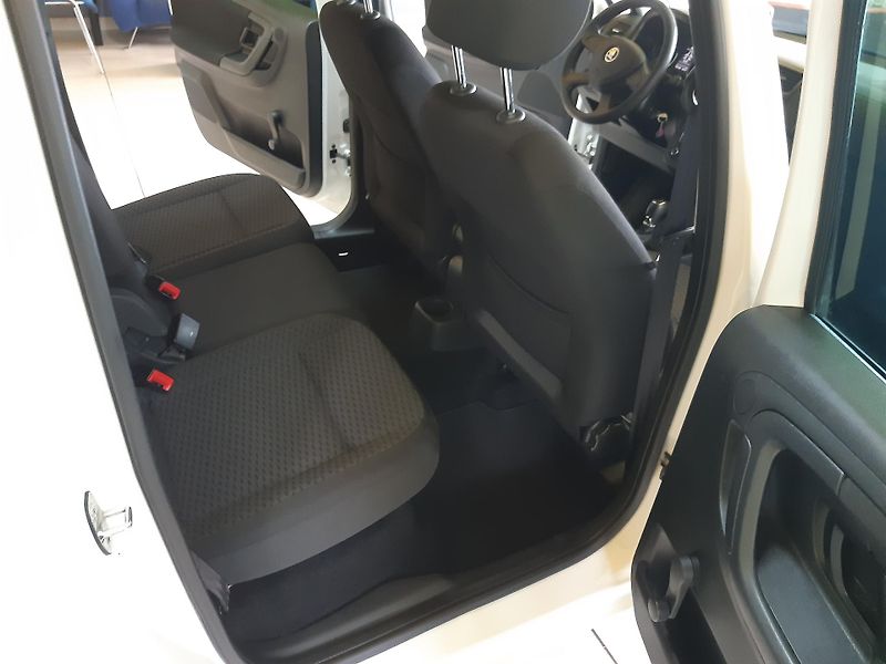 Škoda Roomster 1.2 TSI DIGIKLIMA TEMPOMAT     - fotka 17 z 20