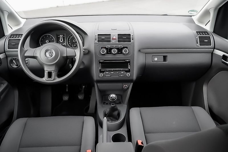 Volkswagen Touran (2014) - fotka 13 z 28