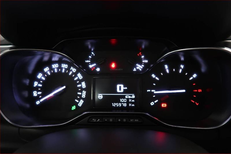 Citroën C3 (2018) 1.2 PureTech, Tempomat - fotka 11 z 16