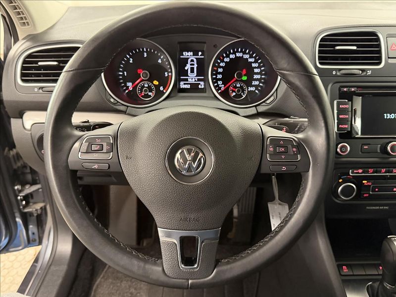 Volkswagen Golf 1,6 TDi 77 KW DSG NAVI PDC - fotka 13 z 31