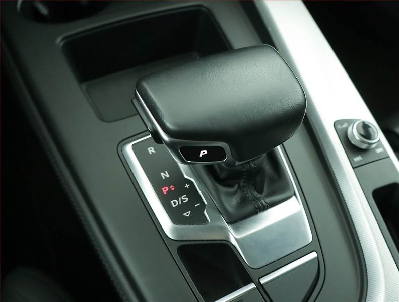 Audi A4 (2022) 2.0 TDI - fotka 13 z 17